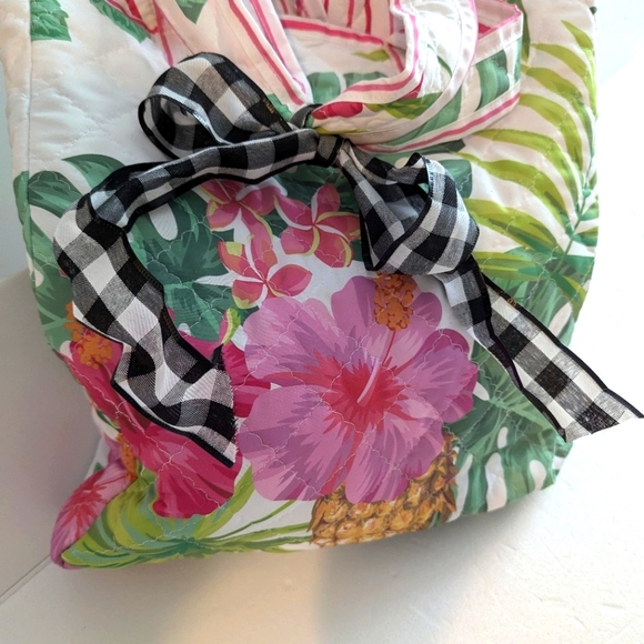 Beautiful Floral Beach/Tote Bag - Picture 3 of 7